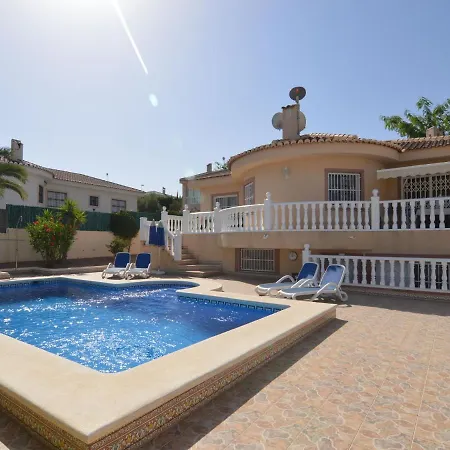 Villa Large With Private Pool And Five Bedrooms In