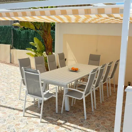 Large With Private Pool And Five Bedrooms In