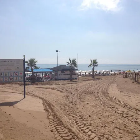 Large With Private Pool And Five Bedrooms In *